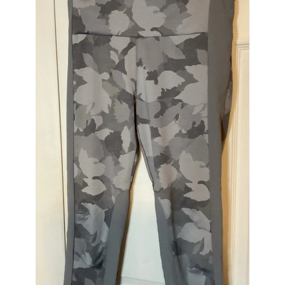 Athleta Pants Essex Camo Hybrid Tight‎ Leggings Gray Zip Pocket Medium